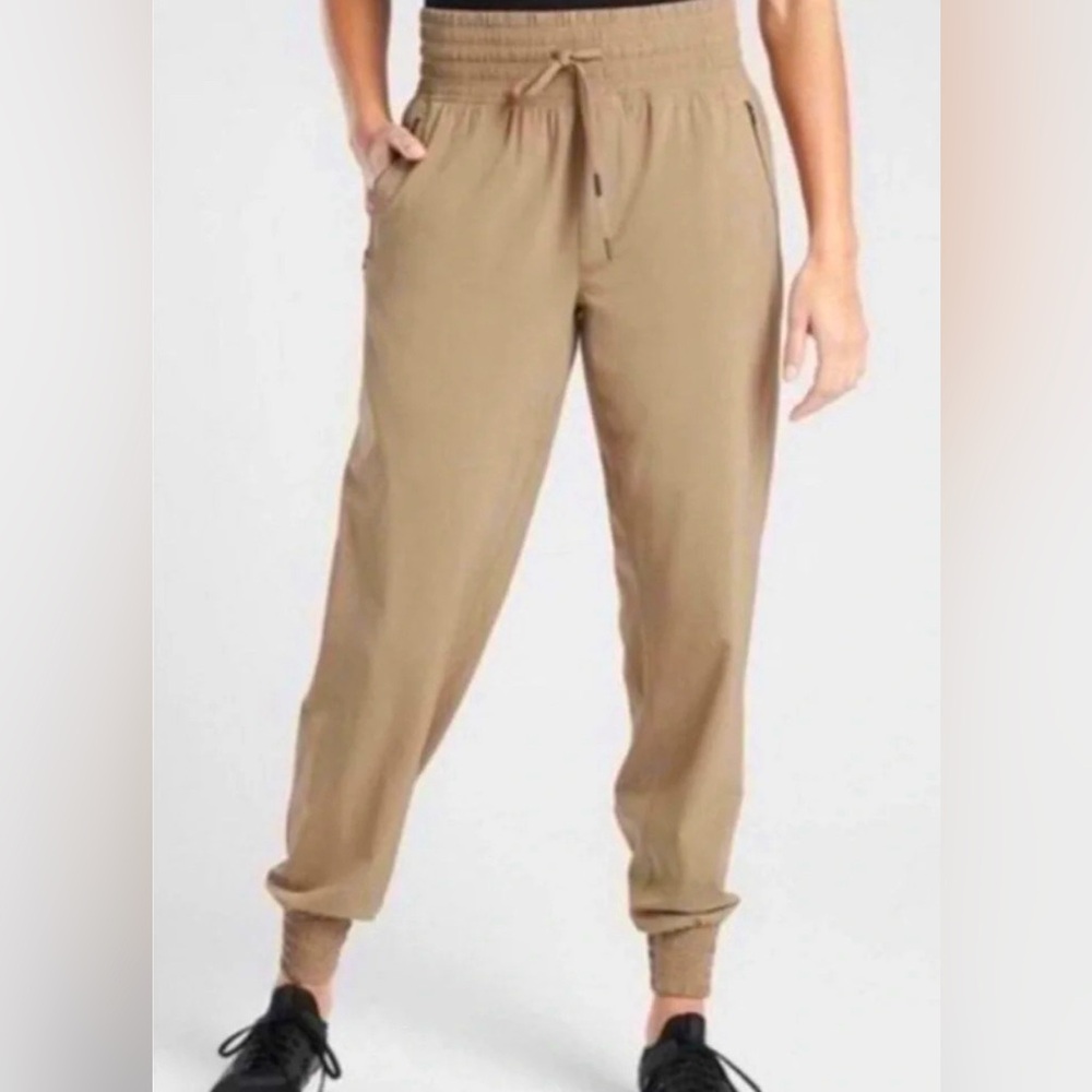 Athleta Camden Jogger in Brownstone Beige Size 8 TALL
